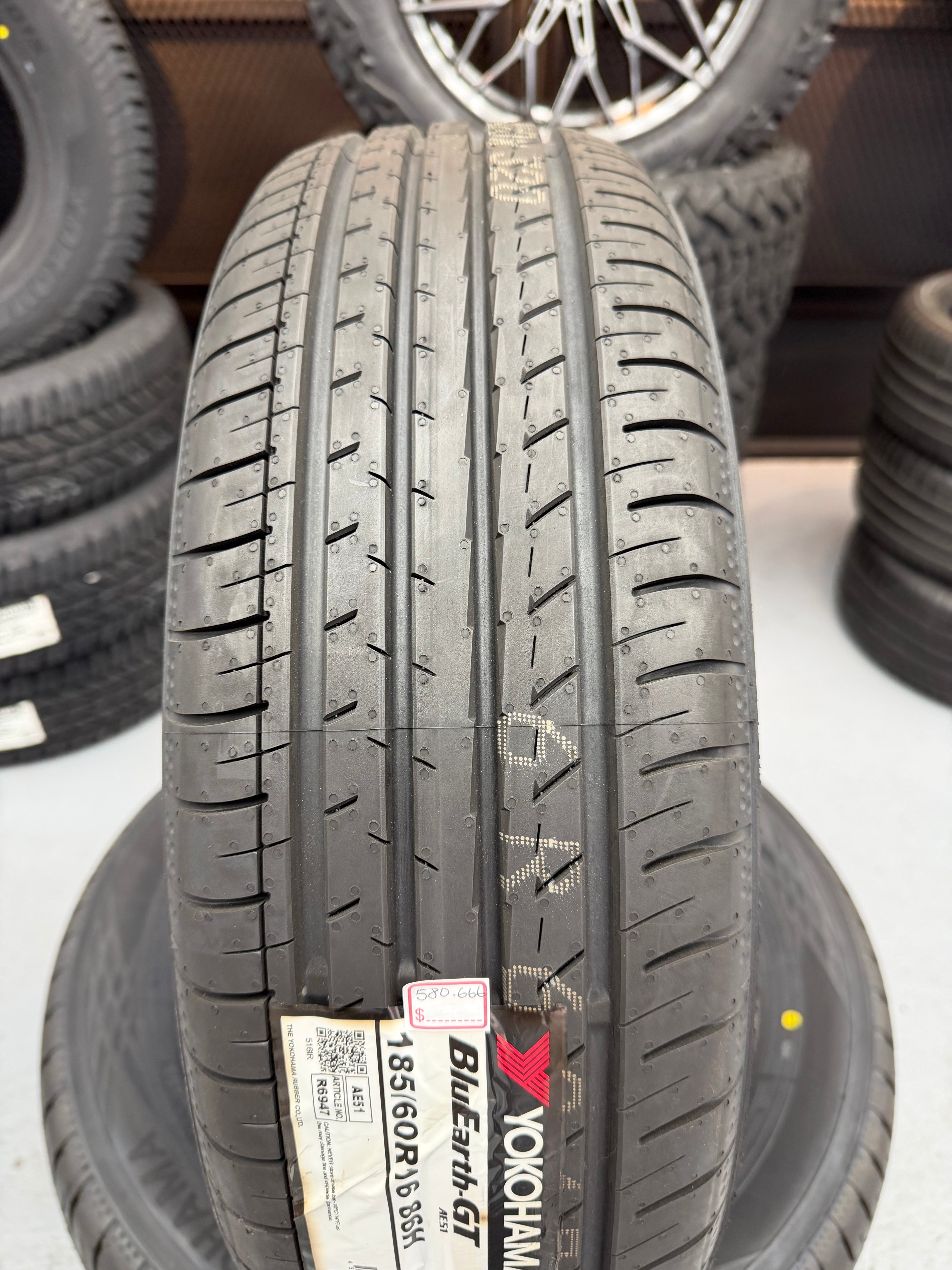 Yokohama BluEarth-GT 185/60R16 86H | Confort y Agarre en Lluvia