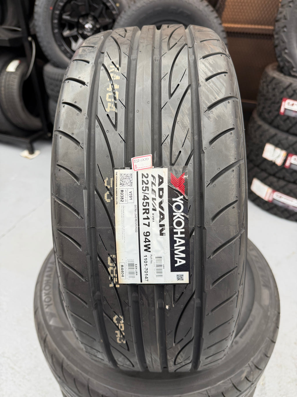 Yokohama ADVAN Fleva V701 225/45R17