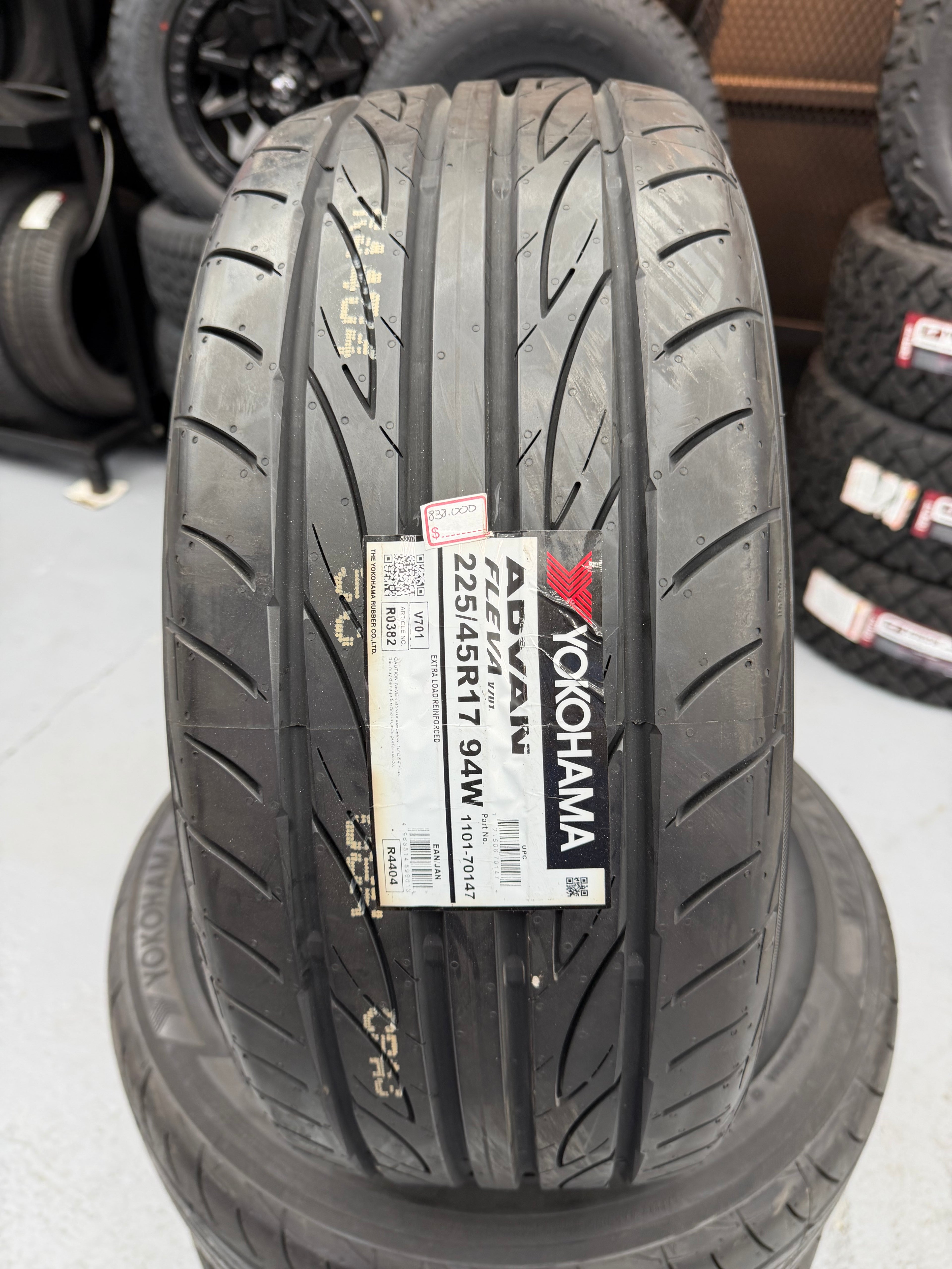Yokohama ADVAN Fleva V701 225/45R17 94W