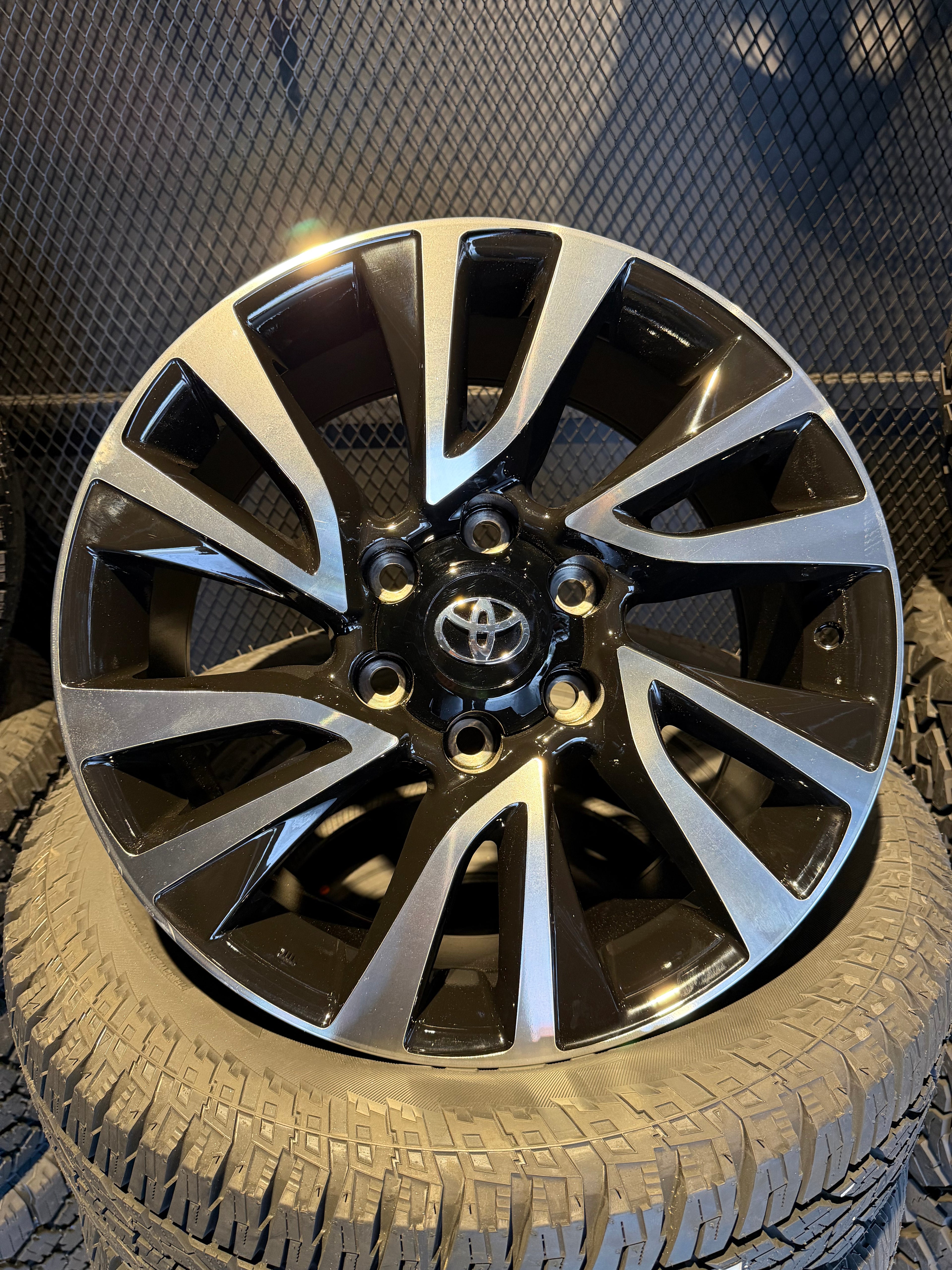 Rin Toyota Sport 18x8 Negro Maquinado
