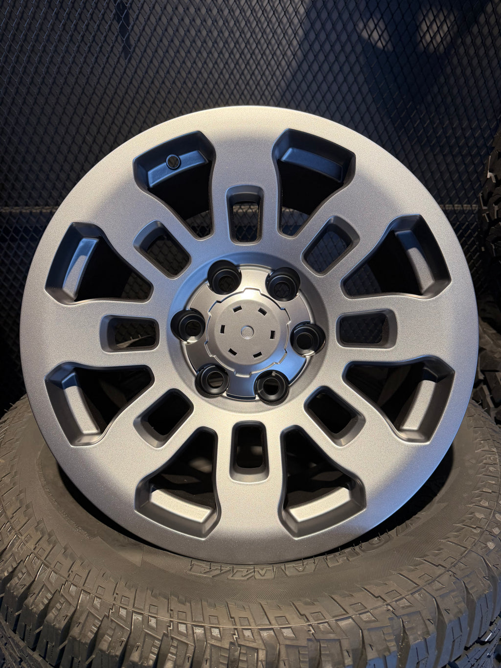 Rin Toyota Heritage 17x9 gris mate claro
