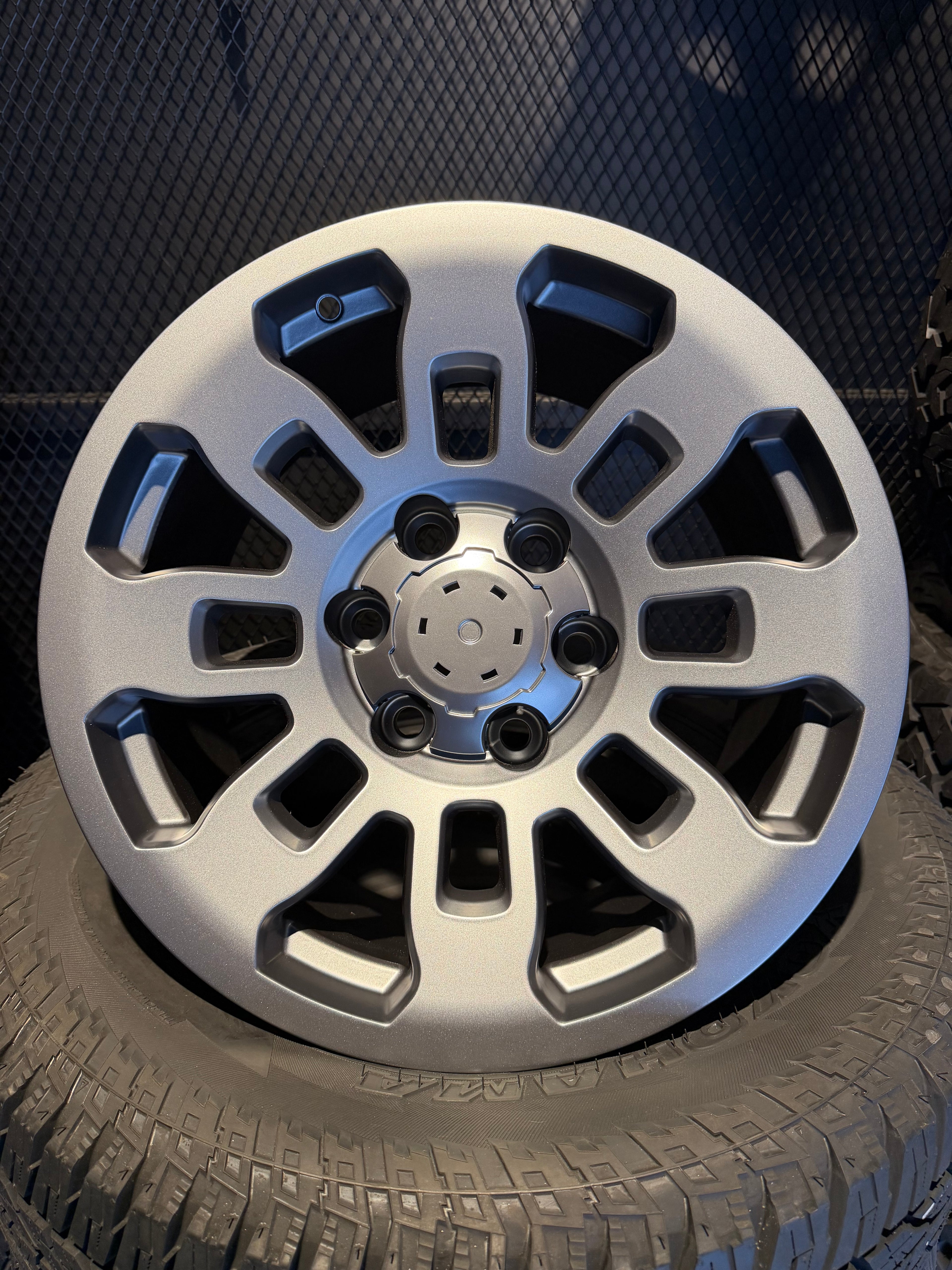 Rin Toyota Heritage 17x9 gris mate claro