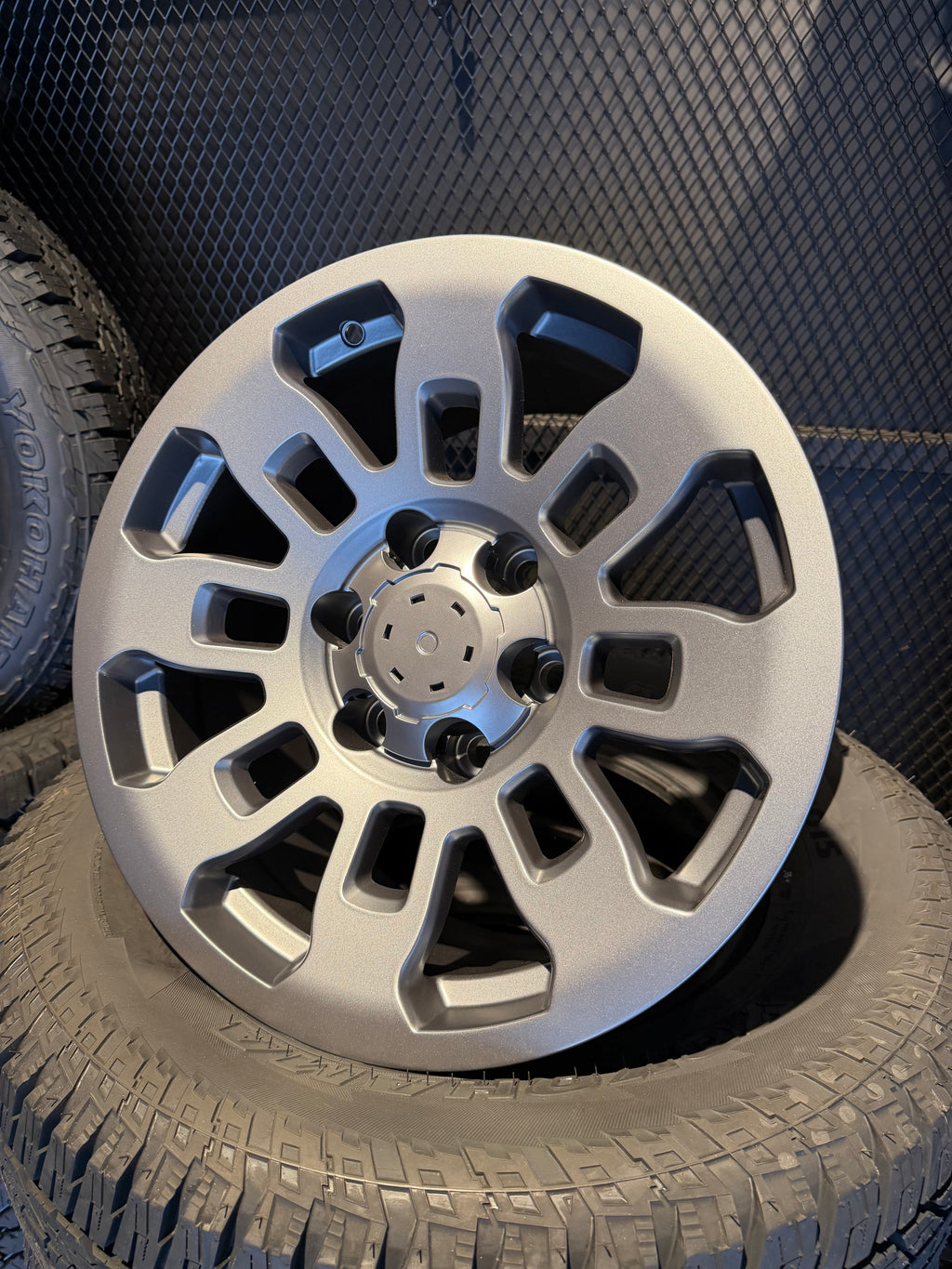 Rin Toyota Heritage 17x9 gris mate claro