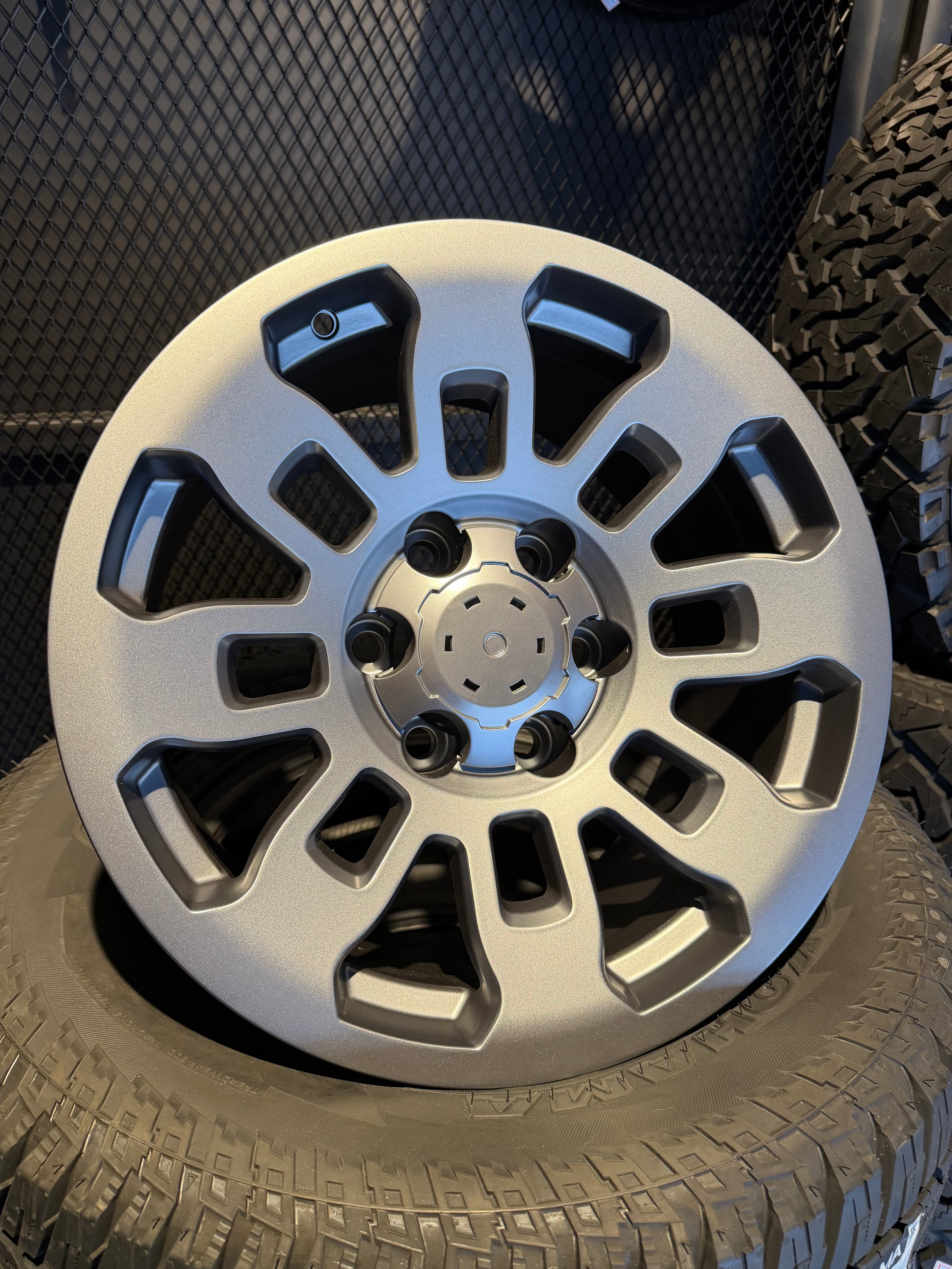 Rin Toyota Heritage 17x9 gris mate claro