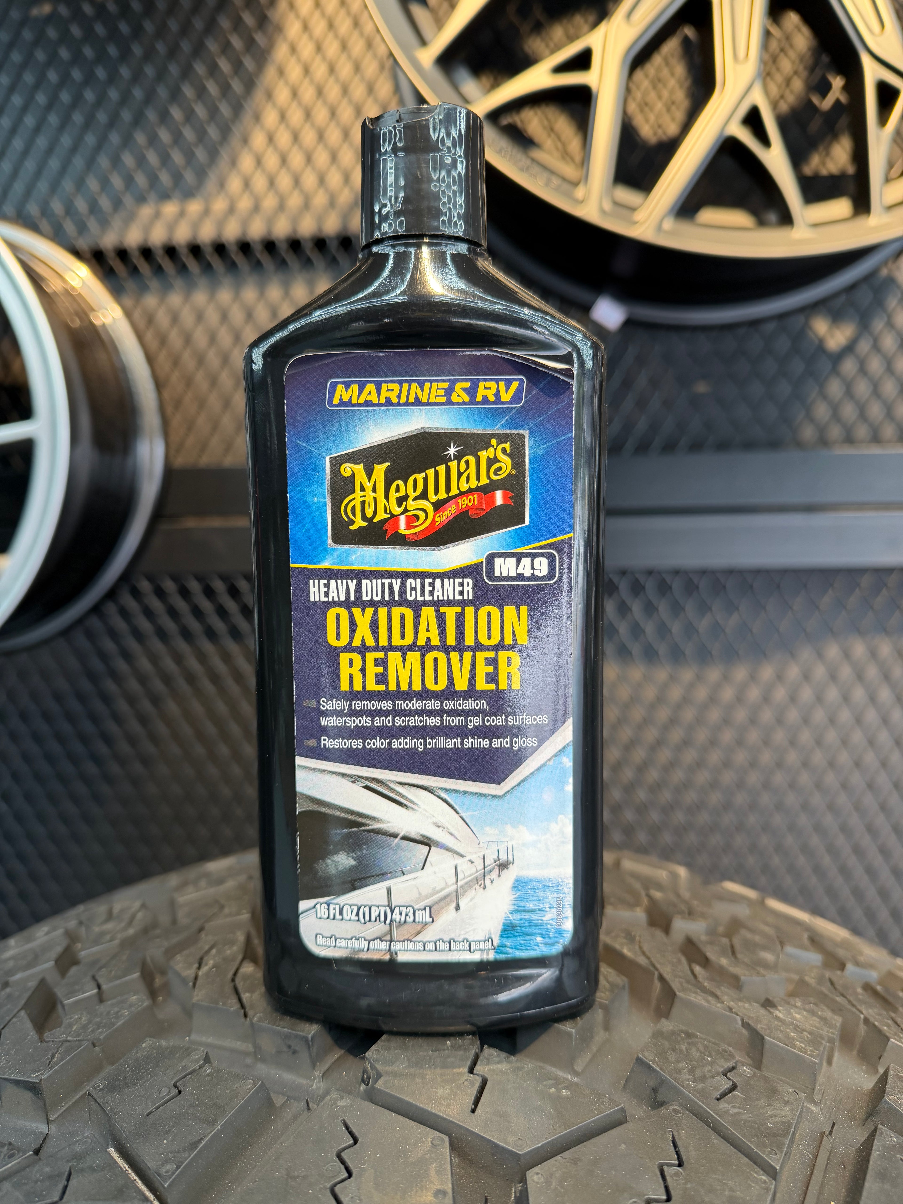 Meguiar’s M49 – Heavy Duty Cleaner Oxidation