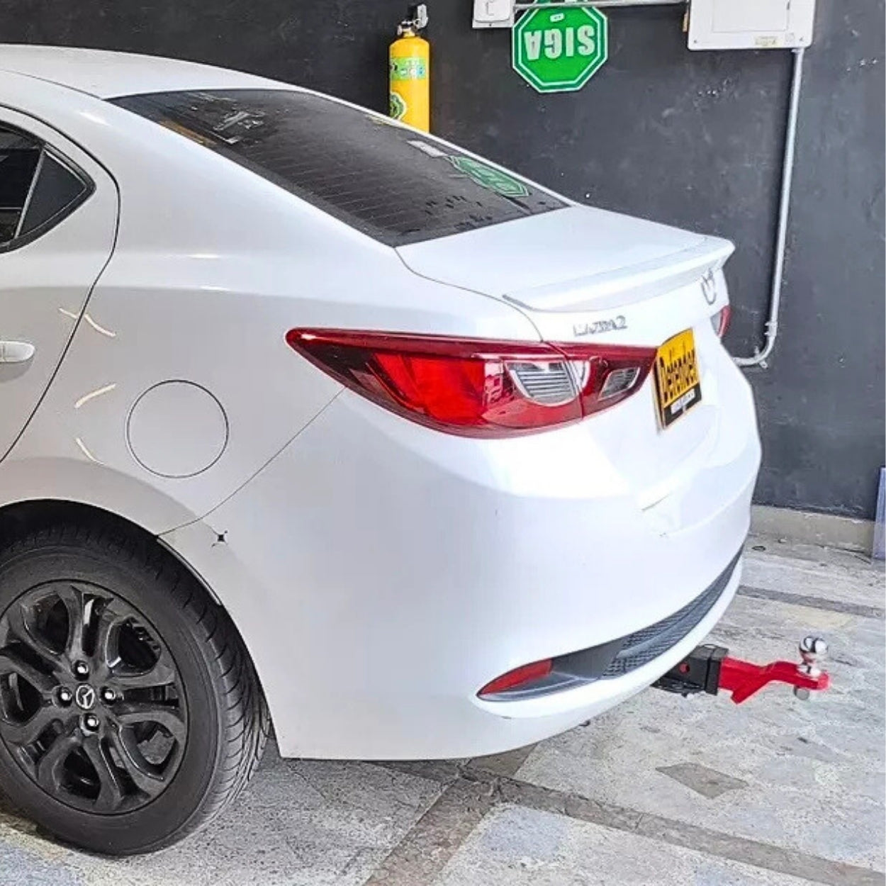 Mazda 2 Sedan